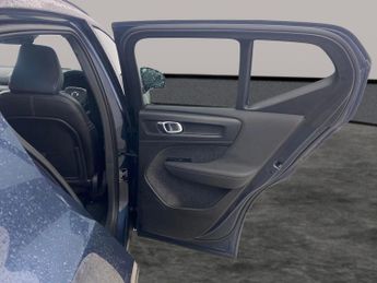 Volvo XC40 Recharge Twin 78kWh Pro AWD (408 ps) - SURROUND VIEW - PARK ASSI