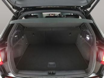 Audi Q2 1.6 TDI 30 S line S Tronic (116 ps) - NAV - DAB - BLUETOOTH