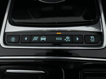 Jaguar F-PACE 2.0 D180 Prestige AWD (180 ps) - WIFI - BLUETOOTH - CRUISE