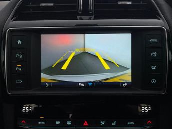 Jaguar F-PACE 2.0 D180 Prestige AWD (180 ps) - WIFI - BLUETOOTH - CRUISE