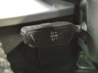 Audi Q2 1.6 TDI 30 S line S Tronic (116 ps) - NAV - DAB - BLUETOOTH