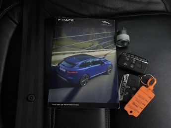 Jaguar F-PACE 2.0 D180 Prestige AWD (180 ps) - WIFI - BLUETOOTH - CRUISE