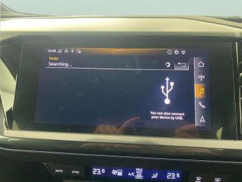 Audi Q4 E-tron 35 S line 55kWh (170 ps) - LANE DEPARTURE  - BLUETOOTH - CRUISE