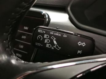 Skoda Superb 2.0 TDI SE DSG (122 ps) - PARK SENSORS - 18IN ALLOYS - AIR CON