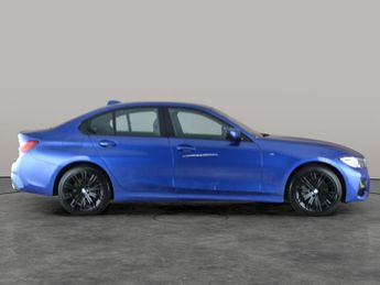 BMW 3 Series 2.0 330e 12kWh M Sport Plug-in (292 ps) - ADAPTIVE LIGHTS