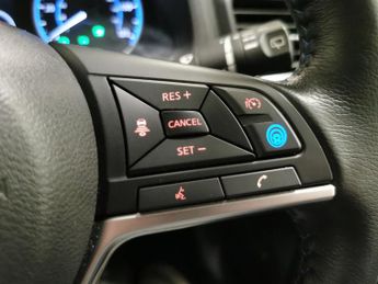 Nissan Leaf 39kWh Tekna (150 ps) - LED - NAV - LANE DEPARTURE