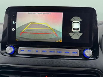 Hyundai Kona 64kWh Premium (10.5kW Charger) (204 ps) - REVERSE CAM - NAV - HE