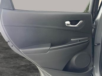 Hyundai Kona 64kWh Premium (10.5kW Charger) (204 ps) - REVERSE CAM - NAV - HE