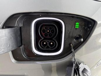 Hyundai Kona 64kWh Premium (10.5kW Charger) (204 ps) - REVERSE CAM - NAV - HE