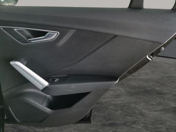 Audi Q2 1.6 TDI 30 S line S Tronic (116 ps) - NAV - DAB - BLUETOOTH