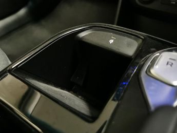 Hyundai Ioniq 38.3kWh Premium (136 ps) - REVERSE CAM - NAV - HEATED SEATS