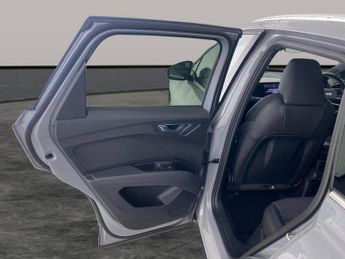 Audi Q4 E-tron 35 S line 55kWh (170 ps) - LANE DEPARTURE  - BLUETOOTH - CRUISE