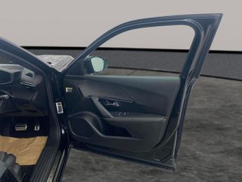 Peugeot E-2008 50kWh GT (136 ps) - BLIND SPOT ASSIST - LANE DEPARTURE  - BLUETO
