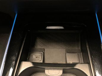 Mercedes-Benz EQA EQA 250+ 70.5kWh AMG Line (Premium) (190 ps) - ADAPTIVE LIGHTS