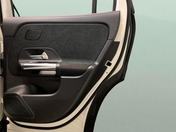 Mercedes-Benz EQA EQA 250+ 70.5kWh AMG Line (Premium) (190 ps) - ADAPTIVE LIGHTS