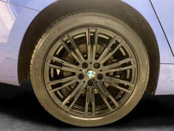 BMW 3 Series 2.0 330e 12kWh M Sport Plug-in (292 ps) - ACOUSTIC GLAZING