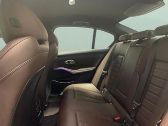 BMW 3 Series 2.0 330e 12kWh M Sport Plug-in (292 ps) - ACOUSTIC GLAZING