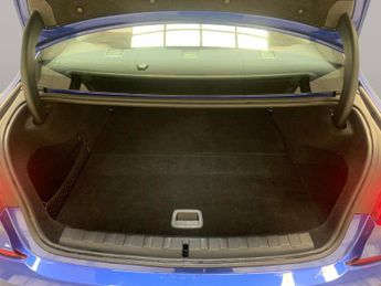 BMW 3 Series 2.0 330e 12kWh M Sport Plug-in (292 ps) - ADAPTIVE LIGHTS