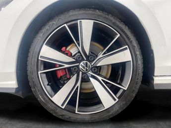 Volkswagen Golf 2.0 TDI GTD DSG (200 ps) - DIGITAL DASH - PADDLE SHIFT - PARK SE