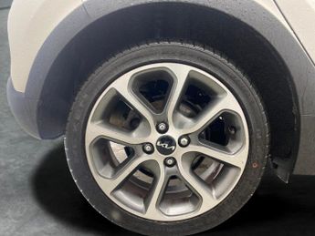 Kia Picanto 1.0 DPi X-Line AMT (66 bhp) - AUTO HEADLIGHTS - DAB - PRIVACY GL