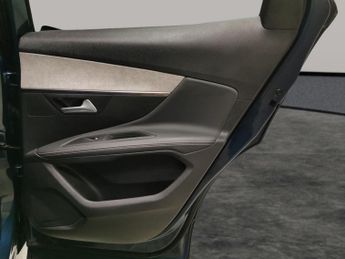 Peugeot 3008 1.6 13.2kWh GT Plug-in e-EAT (225 ps) - BLIND SPOT ASSIST - LANE
