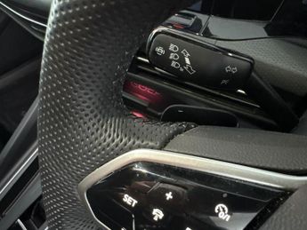 Volkswagen Golf 2.0 TDI GTD DSG (200 ps) - WIFI - LANE DEPARTURE  - BLUETOOTH