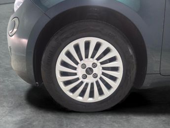 Fiat 500e 24kWh Action (95 ps) - KEYLESS START - USB AUDIO - ELECTRONIC HA