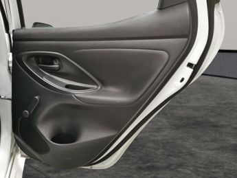 Toyota Yaris 1.5 VVT-h Icon E-CVT (116 ps) - BLUETOOTH - AIR CON - AUTO HEADL