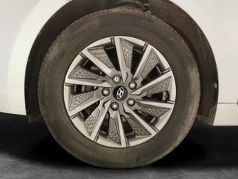 Hyundai Ioniq 38.3kWh Premium (136 ps) - REVERSE CAM - NAV - HEATED SEATS