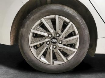 Hyundai Ioniq 38.3kWh Premium (136 ps) - REVERSE CAM - NAV - HEATED SEATS