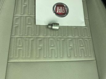 Fiat 500e C 42kWh La Prima Convertible (118 ps) - 17IN ALLOYS - AIR CON - DA