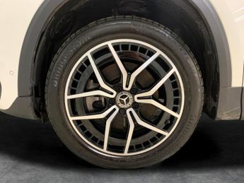 Mercedes-Benz EQA EQA 250+ 70.5kWh AMG Line (Premium) (190 ps) - ADAPTIVE LIGHTS