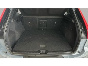 Volvo XC40 1.5h T4 Recharge 10.7kWh Plus Plug-in (211 ps) - PARK ASSIST - L