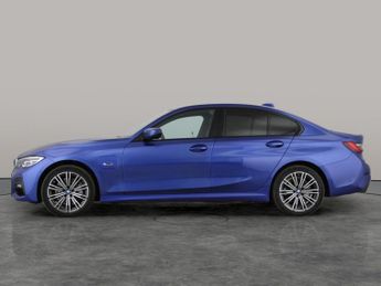 BMW 3 Series 2.0 330e 12kWh M Sport Plug-in (292 ps) - ADAPTIVE LIGHTS