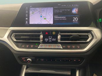 BMW 3 Series 2.0 330e 12kWh M Sport Plug-in (292 ps) - ADAPTIVE LIGHTS
