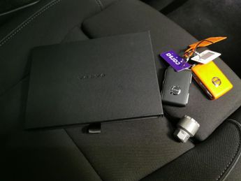 Volvo XC40 Recharge Twin 82kWh Plus AWD (408 ps) - CRUISE - WIRELESS CHARGE