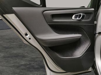 Volvo XC40 Recharge Twin 82kWh Plus AWD (408 ps) - CRUISE - WIRELESS CHARGE