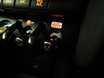 Mini Electric Hatch Cooper SE 32.6kWh Level 1 (184 ps) - AIR CON - AUTO HEADLIGHTS -