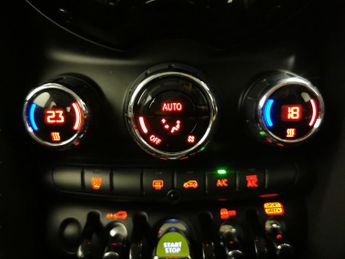 Mini Electric Hatch Cooper SE 32.6kWh Level 1 (184 ps) - AIR CON - AUTO HEADLIGHTS -