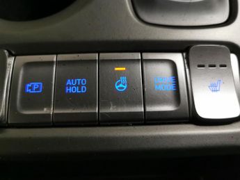 Hyundai Kona 64kWh Premium (10.5kW Charger) (204 ps) - HEATED SEATS - HEATED 