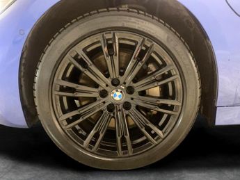 BMW 3 Series 2.0 330e 12kWh M Sport Plug-in (292 ps) - ACOUSTIC GLAZING