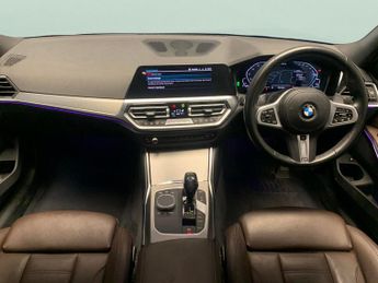 BMW 3 Series 2.0 330e 12kWh M Sport Plug-in (292 ps) - ACOUSTIC GLAZING