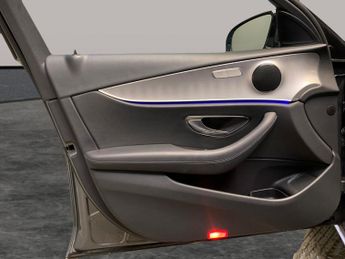 Mercedes-Benz E Class 2.0 E350e 6.4kWh SE Plug-in G-Tronic+ (299 ps) - AIRMATIC AIR SU