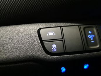 Hyundai Ioniq 38.3kWh Premium (136 ps) - REVERSE CAM - NAV - HEATED SEATS