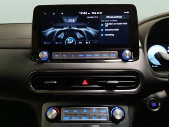 Hyundai Kona 64kWh Premium (10.5kW Charger) (204 ps) - HEATED SEATS - HEATED 