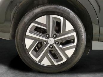 Hyundai Kona 64kWh Premium (10.5kW Charger) (204 ps) - HEATED SEATS - HEATED 