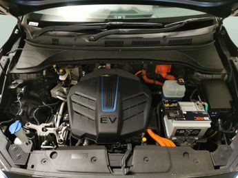 Hyundai Kona 64kWh Premium (10.5kW Charger) (204 ps) - HEATED SEATS - HEATED 