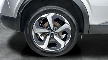 Nissan Qashqai 1.3 DIG-T MHEV N-Connecta XTRON (158 ps) - GLASS ROOF PACK