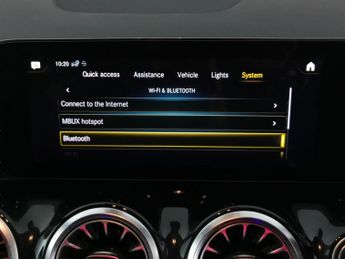 Mercedes-Benz EQA EQA 250+ 70.5kWh AMG Line (Premium) (190 ps) - NAV - HEATED LEAT