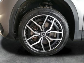 Mercedes-Benz EQA EQA 250+ 70.5kWh AMG Line (Premium) (190 ps) - NAV - HEATED LEAT